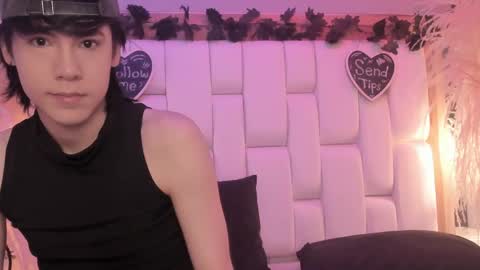 daphne_and_roger online show from 04/20/26, 11:24