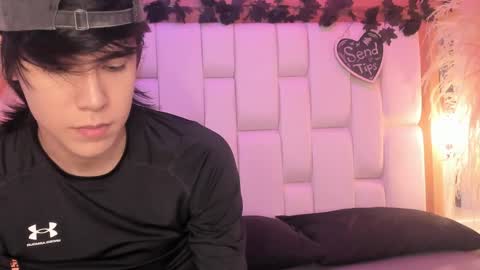 daphne_and_roger online show from 04/21/26, 11:05