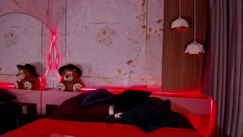 Daphne online show from 02/08/25, 02:49