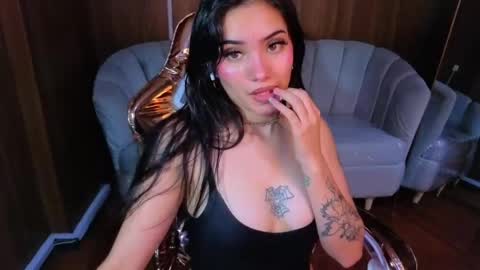 daphne_nicole_b online show from 04/15/26, 01:18