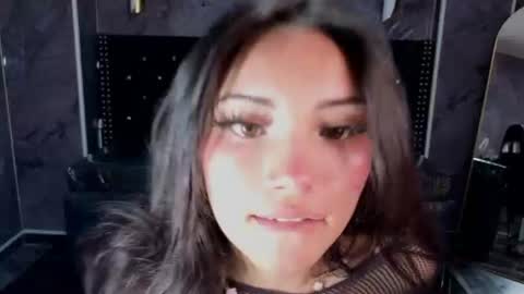 Snapshot of daphne_nicole_b chatting on 07/28/26, 01:21 daphne_nicole_b online show from 07/28/26, 01:21