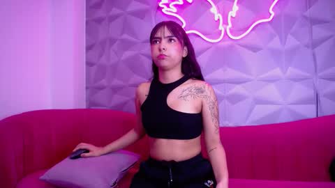 Snapshot of daphnee_bloom chatting on 03/03/26, 06:58 Daphne online show from 03/03/26, 06:58