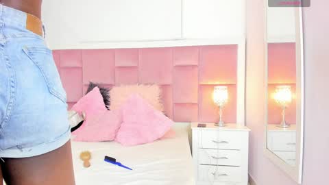 Daphne online show from 12/10/24, 02:16