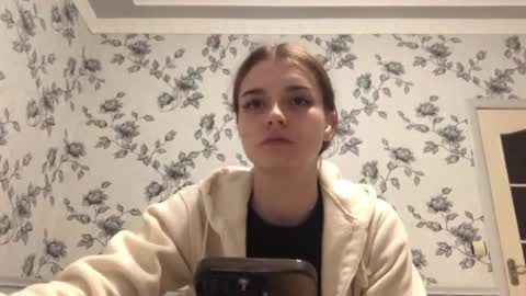 Emilia online show from 05/10/26, 10:48