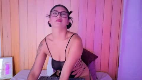 Snapshot of daphnevans chatting on 11/12/25, 03:40 Daphne online show from 11/12/25, 03:40