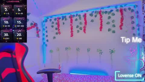 Snapshot of daphnewalker__ chatting on 02/04/25, 03:04 Daphne online show from 02/04/25, 03:04