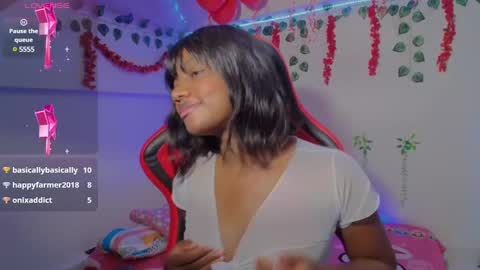 Snapshot of daphnewalker__ chatting on 03/04/25, 02:10 Daphne online show from 03/04/25, 02:10