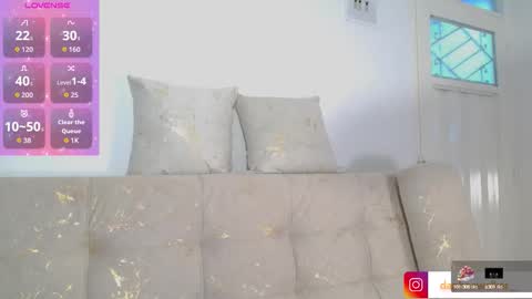 Snapshot of daphnewalker__ chatting on 09/28/25, 11:48 Daphne online show from 09/28/25, 11:48