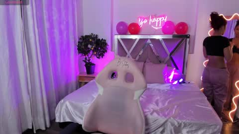 Snapshot of daphnne_tay chatting on 02/22/25, 03:23 dhapnne online show from 02/22/25, 03:23