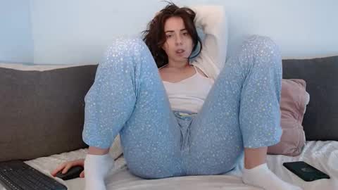 Snapshot of dara6761 chatting on 01/25/25, 10:40 Dasha online show from 01/25/25, 10:40