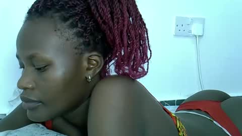 ESTHER online show from 03/03/25, 07:28