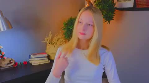 Kami online show from 11/10/25, 02:43