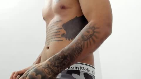 darianfx01 online show from 04/23/26, 10:56