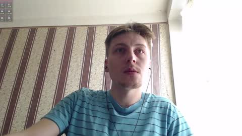 Snapshot of darienlarge chatting on 02/24/25, 01:31 darienlarge online show from 02/24/25, 01:31