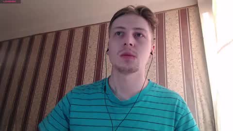 Snapshot of darienlarge chatting on 02/25/25, 02:44 darienlarge online show from 02/25/25, 02:44
