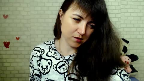 Snapshot of darina_m_ chatting on 05/07/26, 04:40 Darina online show from 05/07/26, 04:40