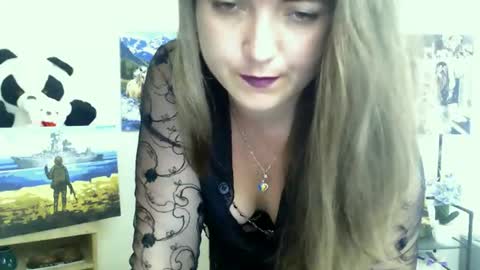 Snapshot of darina_m_ chatting on 07/28/26, 11:17 Darina online show from 07/28/26, 11:17