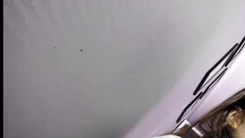 Snapshot of darina_wilson chatting on 12/23/24, 06:00 Dari the it woman online show from 12/23/24, 06:00