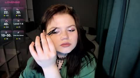 Snapshot of darina_wilson chatting on 01/05/25, 08:31 Dari the it woman online show from 01/05/25, 08:31