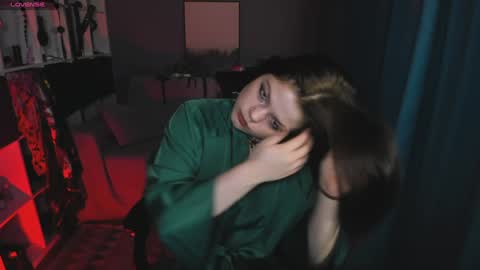 Snapshot of darina_wilson chatting on 01/18/25, 08:19 Dari the it woman online show from 01/18/25, 08:19