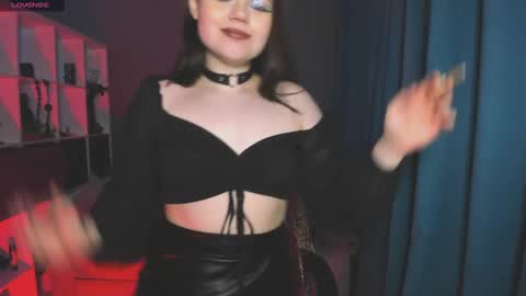 Snapshot of darina_wilson chatting on 02/07/25, 09:15 Dari the it woman online show from 02/07/25, 09:15