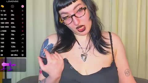 Snapshot of dario_doll_ chatting on 05/23/26, 12:09 Daria online show from 05/23/26, 12:09