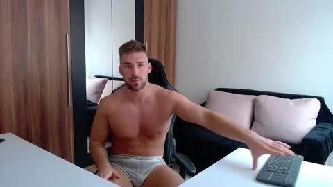 darius_94 online show from 09/30/25, 09:58