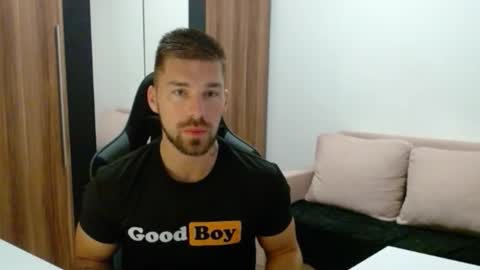 darius_94 online show from 11/20/25, 06:02