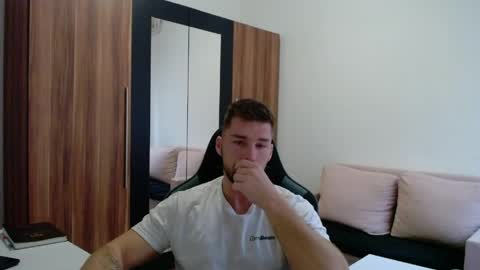 darius_94 online show from 04/20/26, 04:48