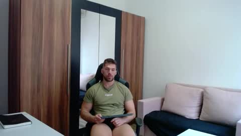 darius_94 online show from 04/23/26, 04:46