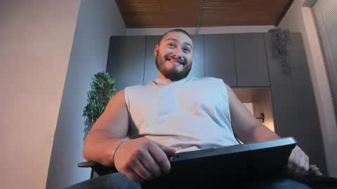 Darius online show from 04/23/26, 11:20