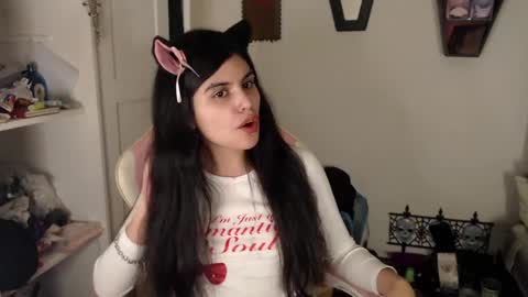 Snapshot of dark_angel_66 chatting on 12/26/24, 07:03 Moony online show from 12/26/24, 07:03