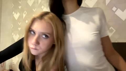 Snapshot of dark_cherie chatting on 11/22/25, 08:19 dark cherie stacy online show from 11/22/25, 08:19