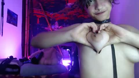 dark_doll5 online show from 02/01/25, 11:37