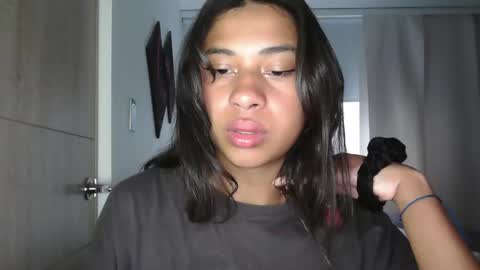 Sofia online show from 10/17/25, 08:44