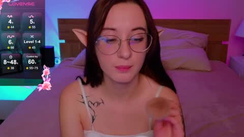 Lola online show from 02/08/25, 01:01