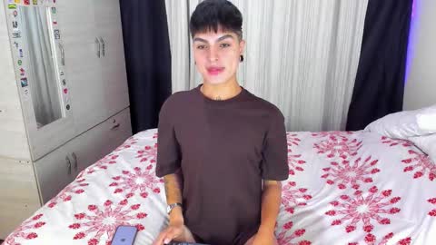 Juanito online show from 12/23/25, 01:03