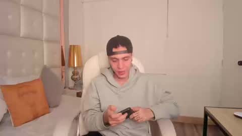 dark_sun333 online show from 09/10/25, 12:21