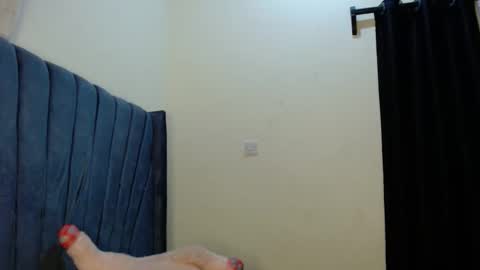 Tiff online show from 04/18/26, 03:54