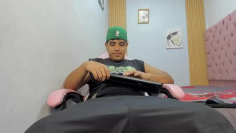 darkalphax01 online show from 12/22/25, 03:36