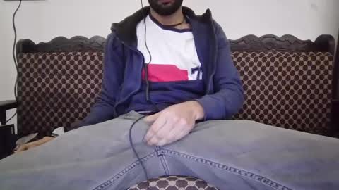 Snapshot of darkbud03 chatting on 02/03/25, 01:30 just a guy online show from 02/03/25, 01:30