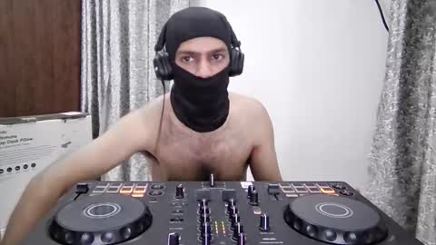 Snapshot of darkbud03 chatting on 10/27/25, 11:09 just a guy online show from 10/27/25, 11:09