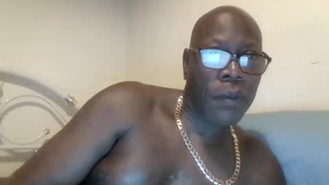 darkchocolat77 online show from 01/20/25, 11:54