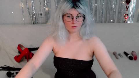 Kelly online show from 09/12/25, 06:02