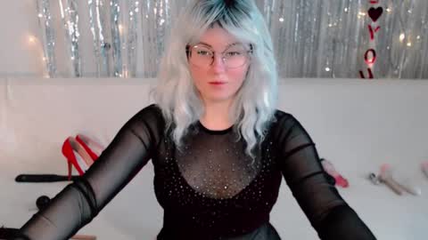 Kelly online show from 10/06/25, 06:22