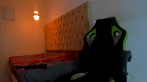 darkknightx01 online show from 12/19/25, 02:29