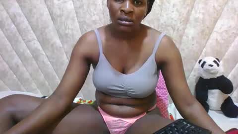 Snapshot of darknipples2 chatting on 06/03/26, 12:52 SHANICE online show from 06/03/26, 12:52
