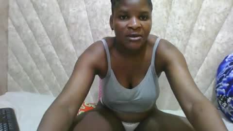 Snapshot of darknipples2 chatting on 06/24/26, 06:23 SHANICE online show from 06/24/26, 06:23