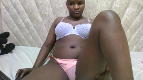 Snapshot of darknipples2 chatting on 07/19/26, 09:18 SHANICE online show from 07/19/26, 09:18