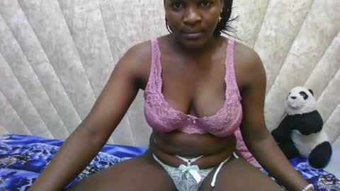 Snapshot of darknipples2 chatting on 08/08/26, 06:48 SHANICE online show from 08/08/26, 06:48